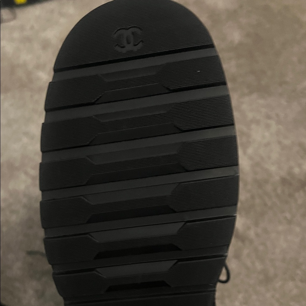 Chic Black Women's Boots - Picture 5 of 6